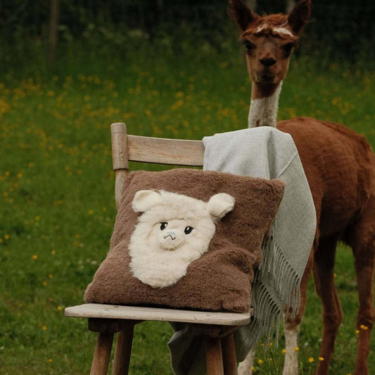 Nachhaltig produzierte Alpaka Decke aus hochwertiger Naturfaser
