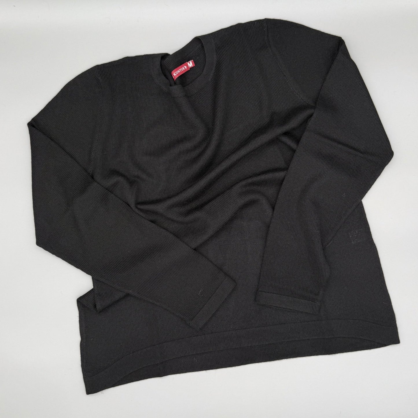 Alpaka Pullover Damen in Schwarz aus 100% Baby-Alpakawolle, edler und weicher Strickpullover.