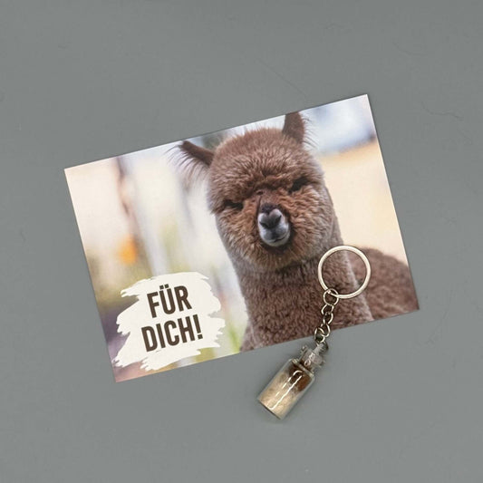 Alpaka Postkarte mit Anhänger – süßes Geschenk mit Baby-Alpaka und "Für Dich"-Spruch