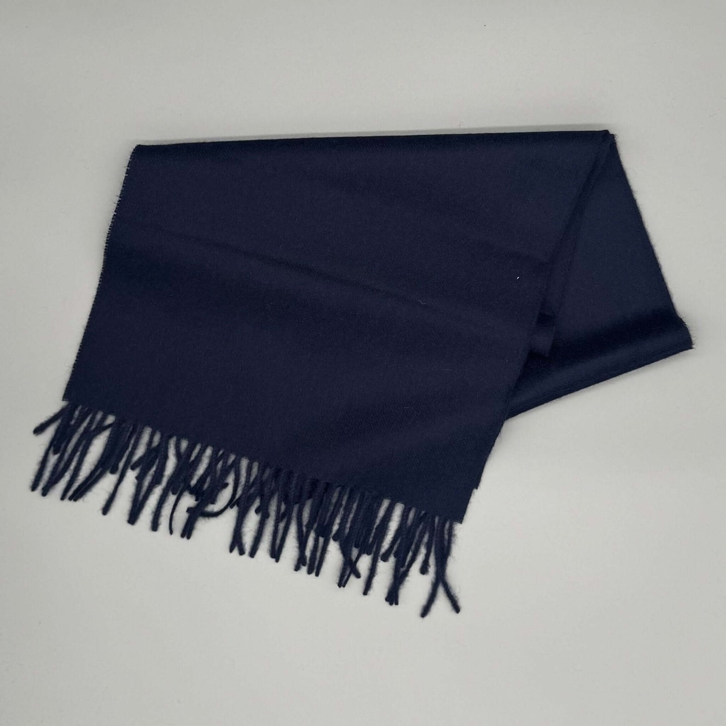 Weicher Alpaka Schal in Dunkelblau, aus 100% Baby-Alpakawolle für Damen & Herren, 180x30 cm.