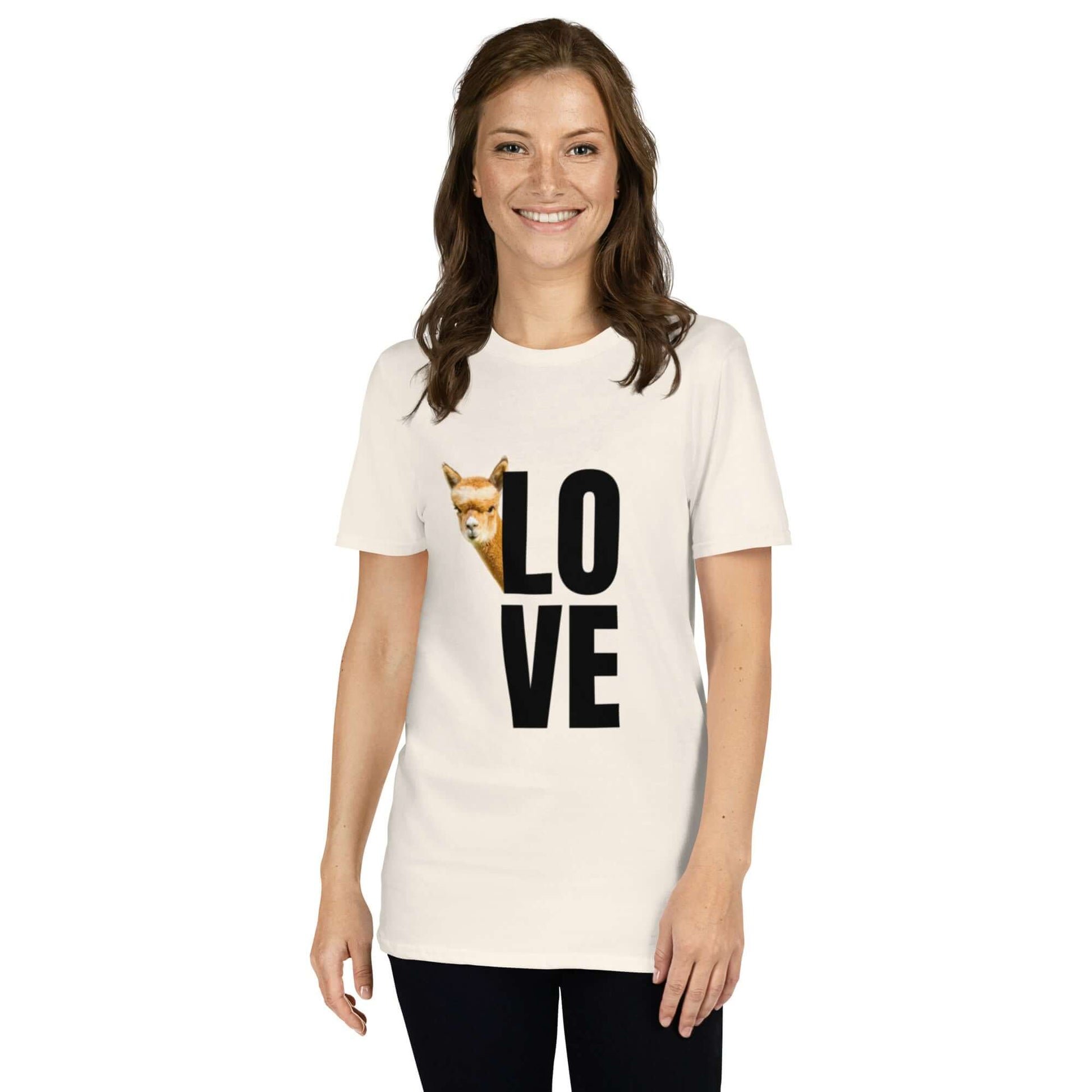 Tiermotiv T-Shirt mit dem Wort "LOVE" und einem neugierigen Tier, ideal für Tierliebhaber.